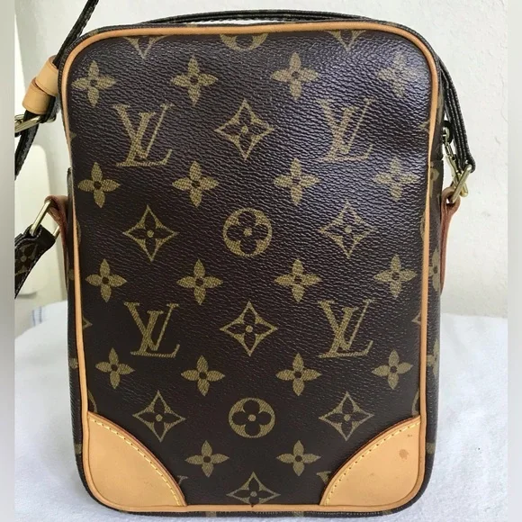 Louis Vuitton Amazone Shoulder Bag - Picture 5 of 16